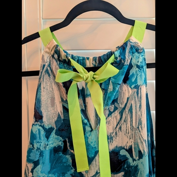 T Tahari Blue and White Floral Tank Top - Picture 4 of 6